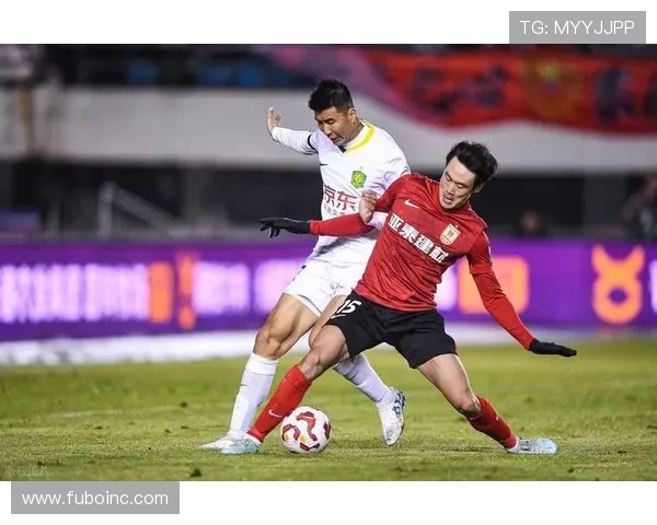 亚泰惨败国安后球员贺一然遭球迷辱骂做手势回击引发争议 亚泰惨败国安后球员贺一然遭球迷辱骂做手势回击引发争议